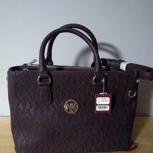 Brown satchel with 3 compartments